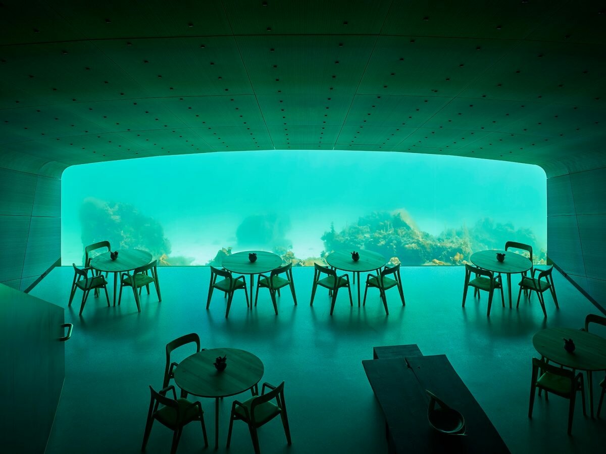 underwater dining under