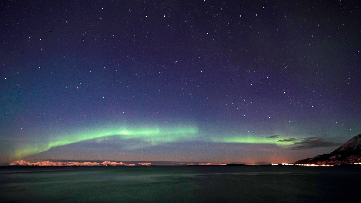 Chasing the Northern Lights in Norway: Where the Auroral Oval Sits, When to Go and How to Read a Forecast