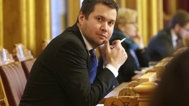 Jensens stimulus package cause disappointment in the Parliament