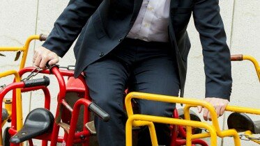 The Government will extend the right to join kindergarten