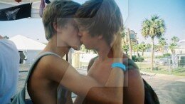 Gay kissing