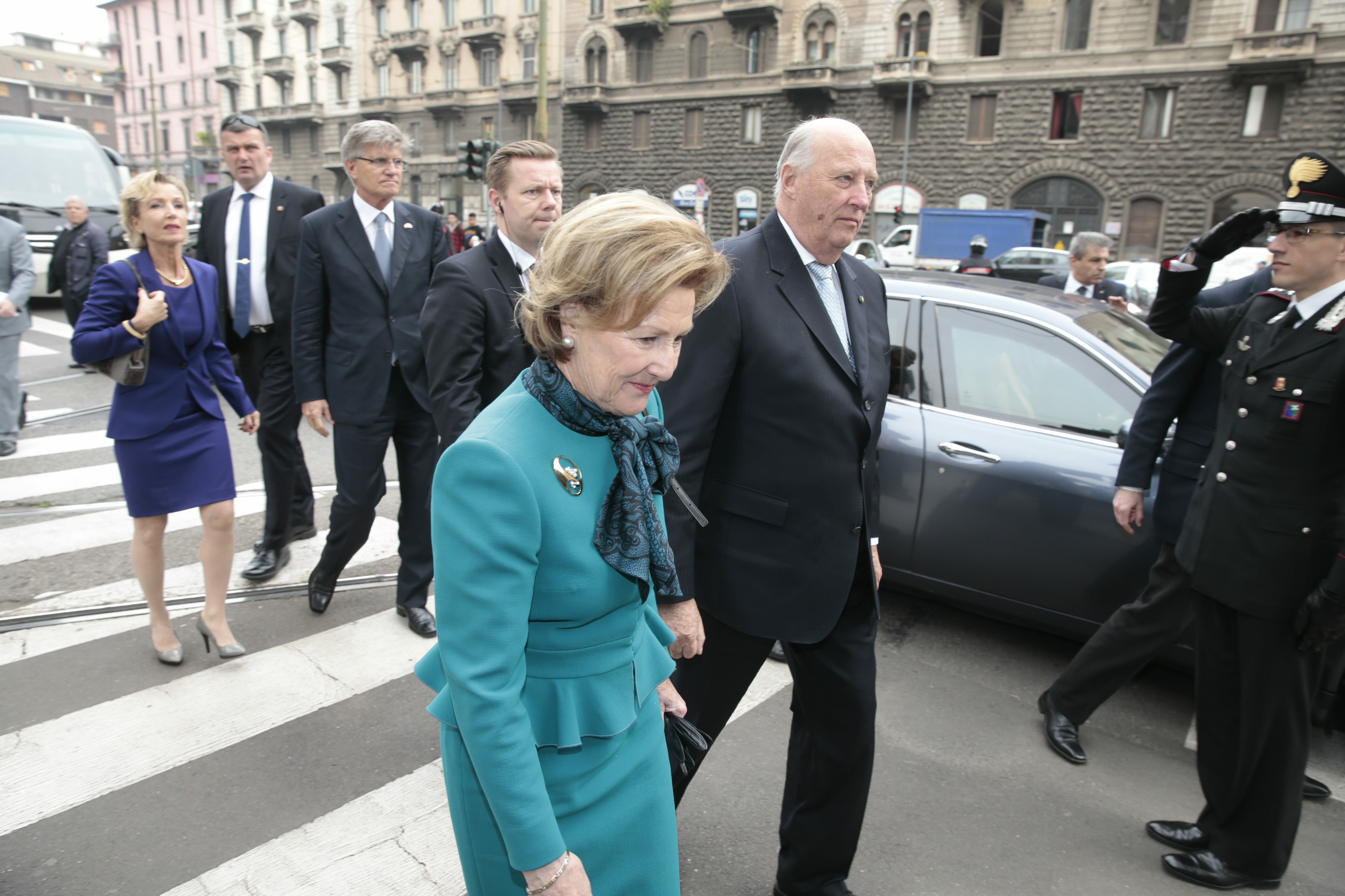 King and Queen , Crown Prince and Princess cancel Sweden trip