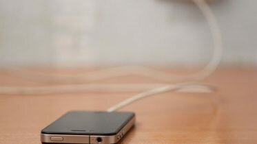 How much does it cost to charge your mobile?