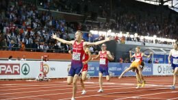 Philip and Henrik Ingebrigtsen after 1500 meters final in Athletics European Championships in Amsterdam Saturday. Jakob Ingebrigtsen