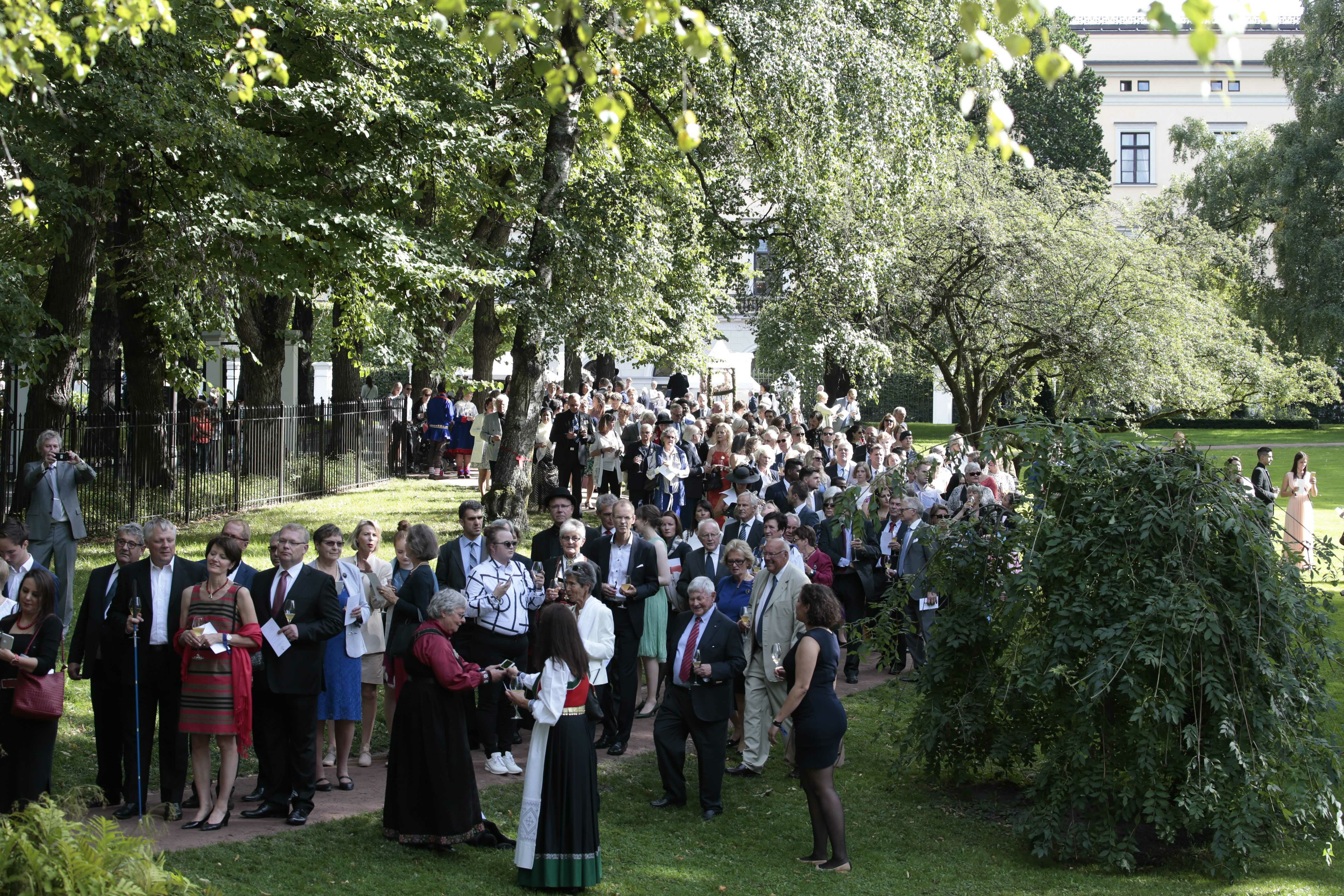 Late summer party in royal couple’s private garden