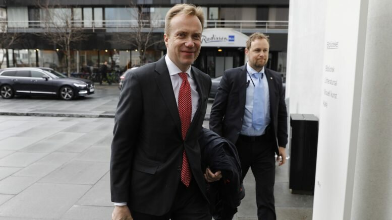 Minister of Foreign Affairs, Børge Brende (Conservatives) Buddha