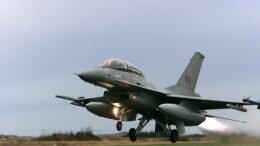 F-16 flight, 100 military aircraft