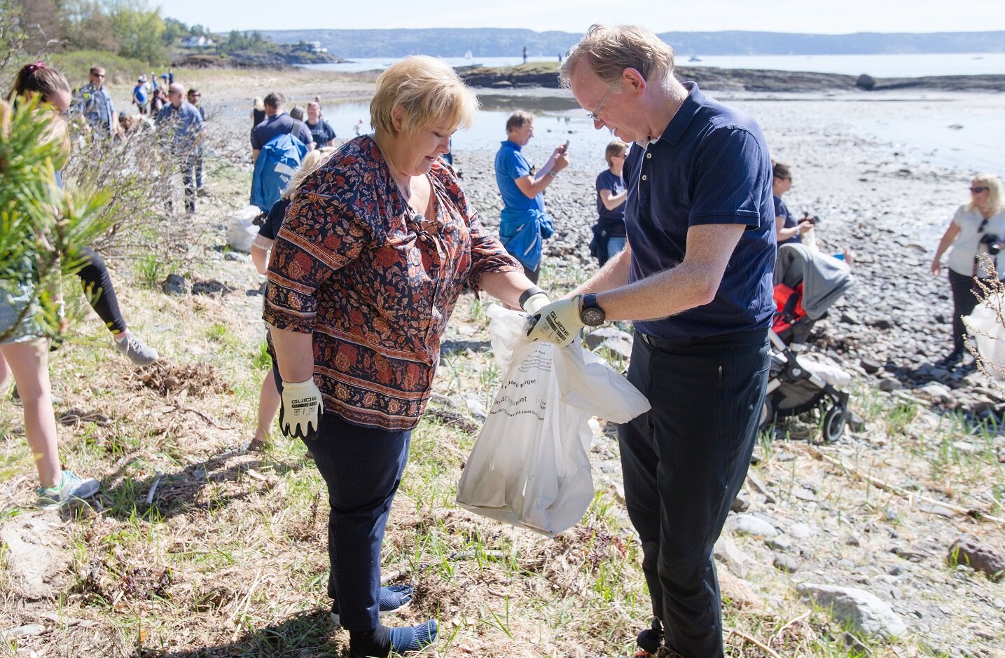 The Prime Minister participated on Beach Cleaning Day