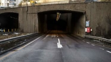 Bryn tunnel closed after parts of the roof fell down