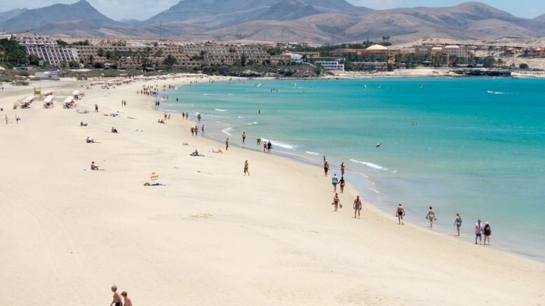 Micro-algae threatens tourists in the Canary Islands