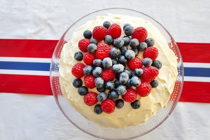 May 17th cake with the Norwegian flag, blueberries and raspberries.