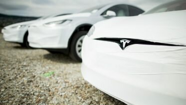Tesla recalls 11,000 cars
