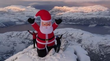 Revenge after clandestine Christmas decoration