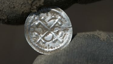 Lucky Boy Finds King’s Lost Treasure
