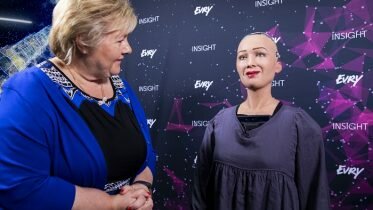 Solberg met Sophia, the robot