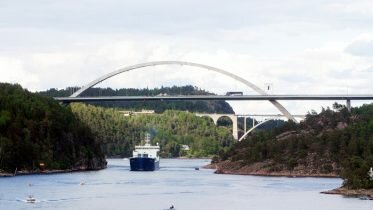 8.2 million vehicles passed Svinesundsbruene in 2017