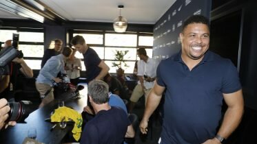 Cheerful Ronaldo entertains press conference