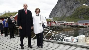 The royal couple ended their visit to Nordland with a party in Reine