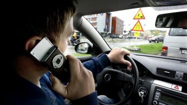 UP will sharpen the penalty for mobile phone use on the road
