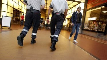 The police enter into cooperation with security guards in order to safeguard Oslo