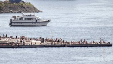 Warnings against water borne infection in the hot Oslofjord