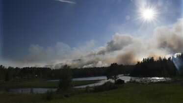 Norway sends more fire helicopters to Sweden