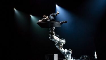 ABB robot debuted on dance stage
