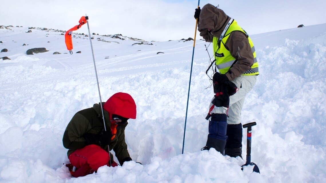 Fears hikers are buried in an avalanche