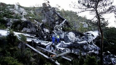 Many people died in plane crashes last year