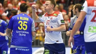 Norwegian hopes live on after 30-27 handball World Cup victory against Sweden in Jøndal-show