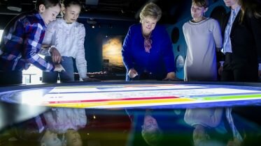 Erna Solberg opens salmon centre in Oslo