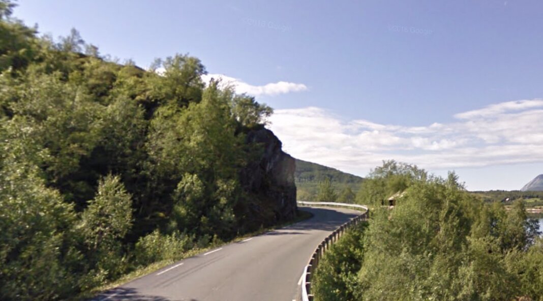 35,000 tonnes salmon on a narrow road