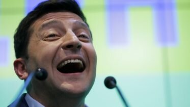 Solberg congratulates Zelenskyj on election victory