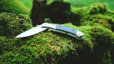 Illegal to carry knife in public place in Norway