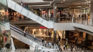 Decline for shopping malls in the last month of last year