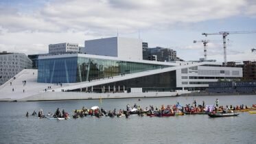 Surfer protest in Oslo asks Equinor to let the oil lie in the Great Australian Bight