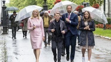 The Crown Prince family participated in the fair at Nidaros Cathedral