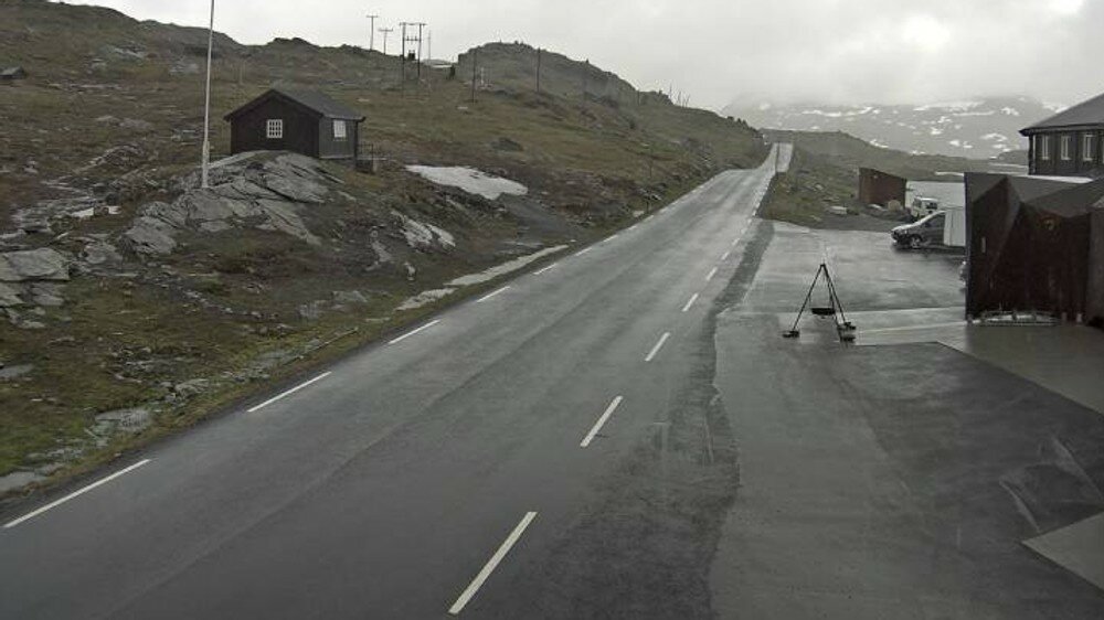Mountain passes closes due to the cold