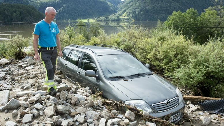 Jølster car landslide