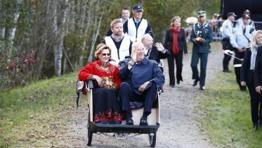 The royal couple at community celebrations in Bø in Telemark