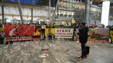 Demonstration against Turkish Airlines at Gardermoen