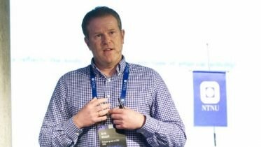 Professor receives research award for getting heart patients onto the treadmill