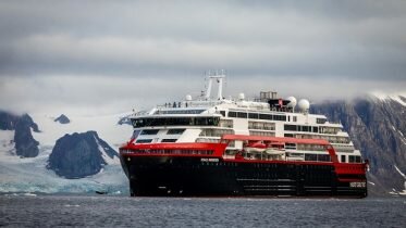 Hurtigruten temporarily suspends all expedition cruises