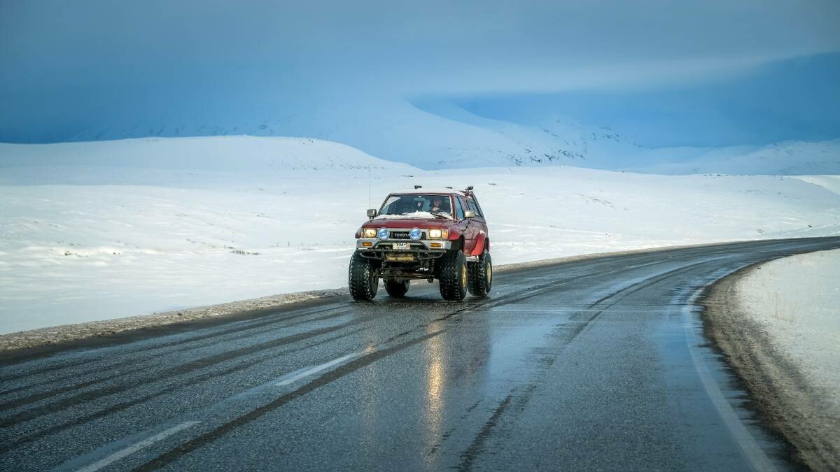 As autumn holidays in Norway start, expert warns: “Switch to winter tires, there will be snow”
