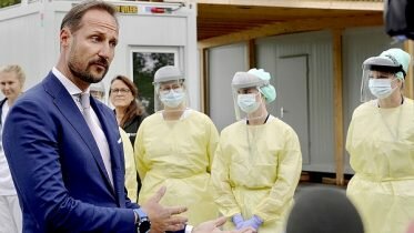 Crown Prince Haakon visited a highly infected area on Tuesday