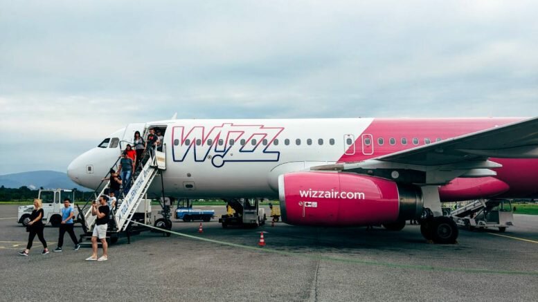 Wizz air plane