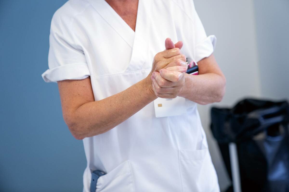 Medical secretary in Oslo sentenced to prison for quarantine violation, gets fired from job