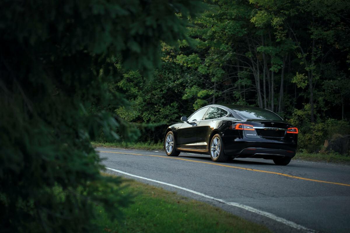 Tesla driver charged with negligent homicide of truck driver he hit while using auto-steering on E18