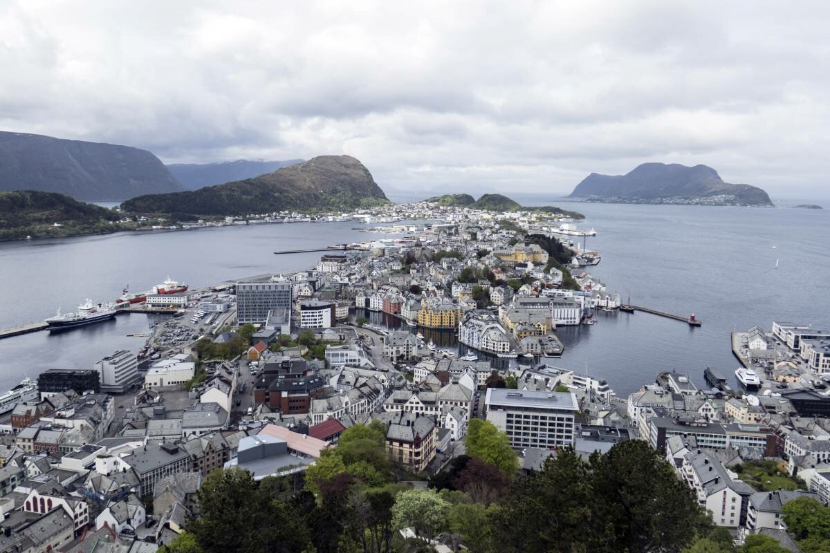 Man arrested after threatening a person with an automatic weapon in Vatne outside Ålesund
