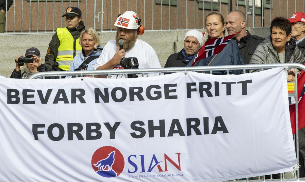Oslo police: We don’t know who sent hateful anti-Muslim SMS messages last week